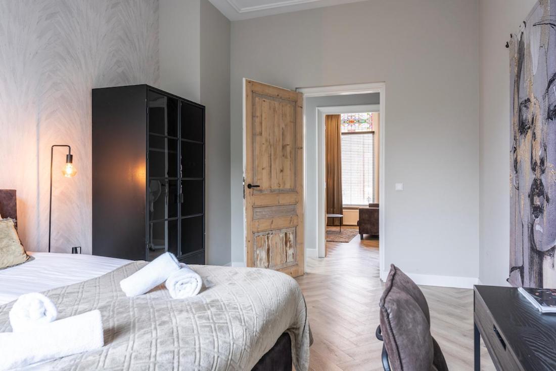 Xxl Loft With Bath Located Stadsvilla Tilburg Eksteriør bilde
