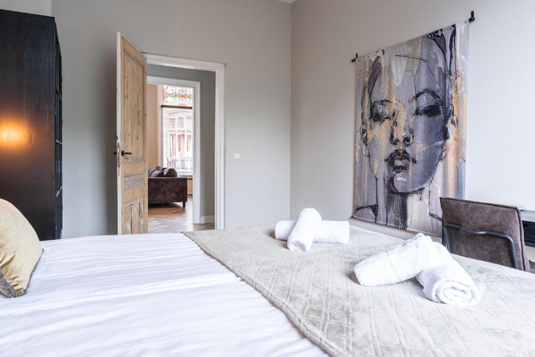 Xxl Loft With Bath Located Stadsvilla Tilburg Eksteriør bilde