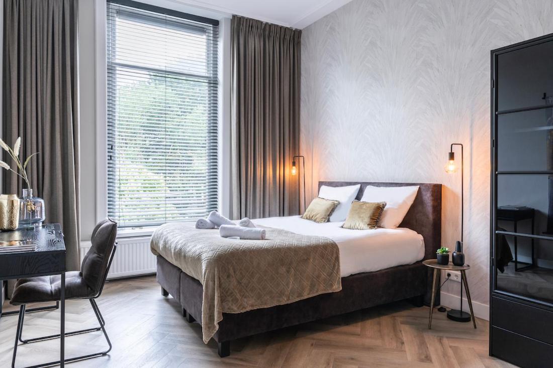 Xxl Loft With Bath Located Stadsvilla Tilburg Eksteriør bilde